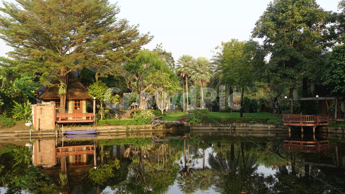 물,water,반영,reflection,house,집,pond,outdoors,옥외,nature,자연,못,연못,주택