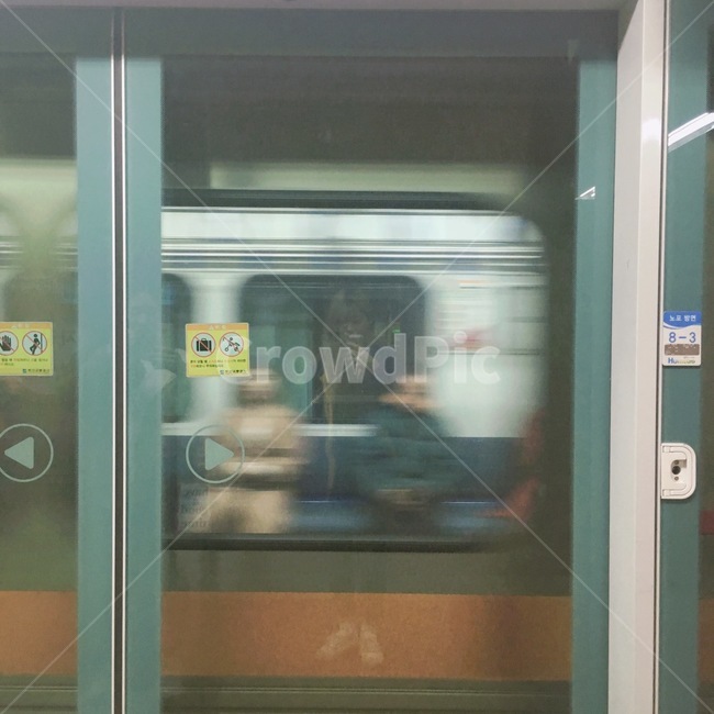 지하철,사람들,도시,지하철문,자동문