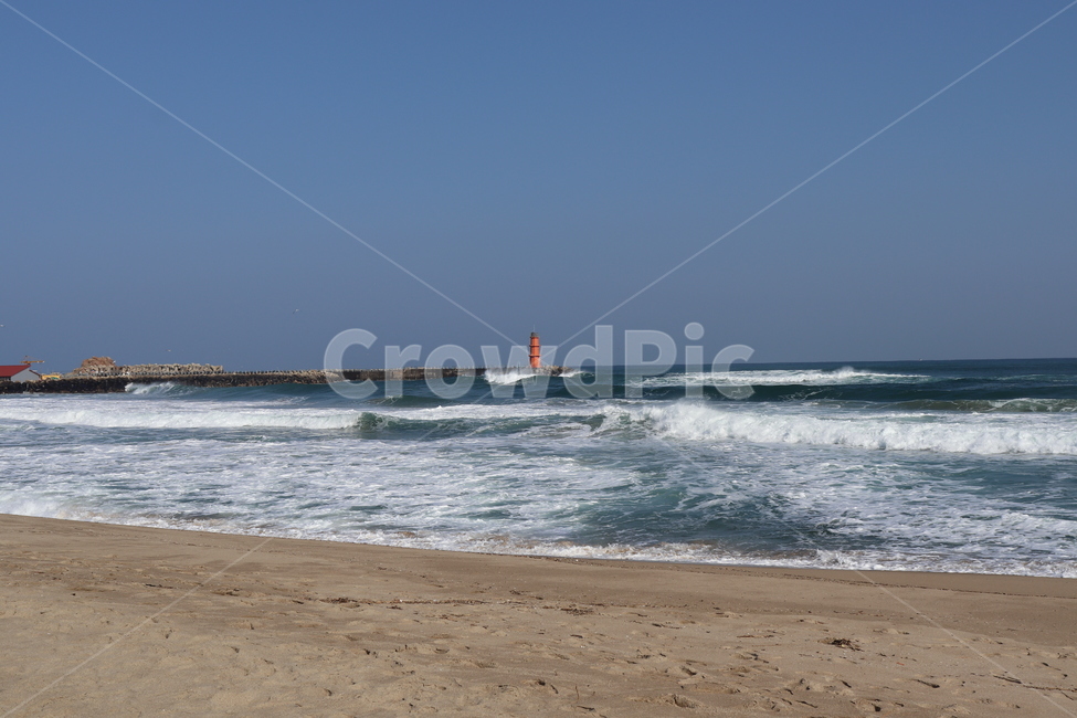 sky,blue,하늘,바다,sea,ocean,해변,beach,산책로,boardwalk,물,water,자연,nature,옥외,outdoors,등대,해변,바다,beach,sea