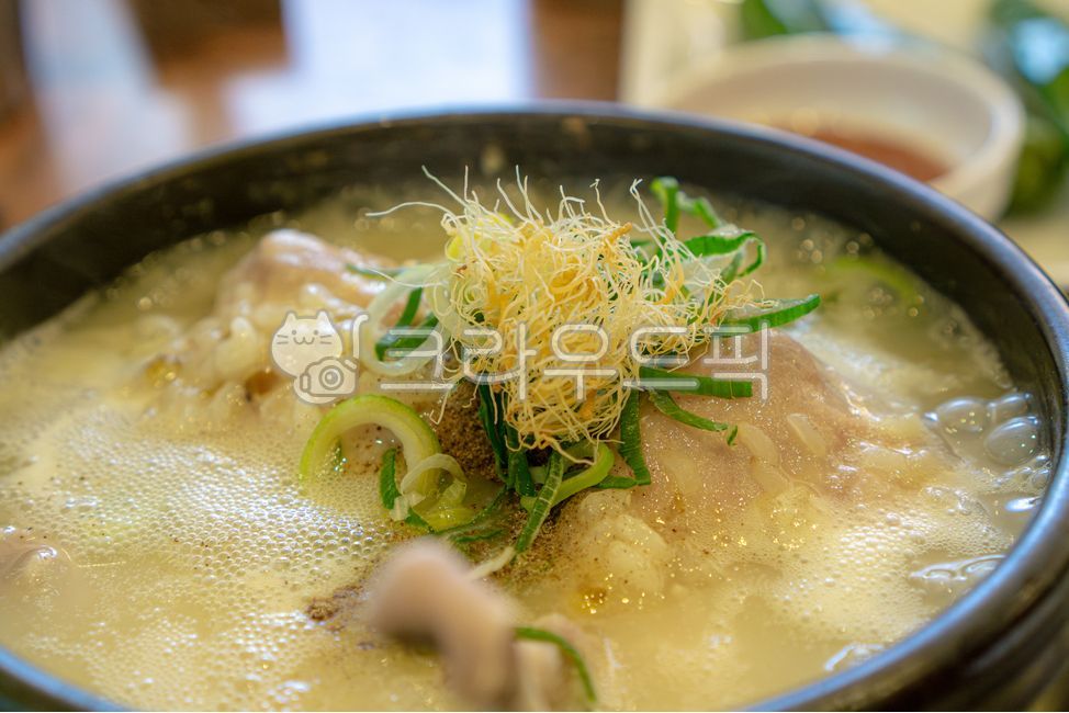 Samgyetang,pot,chicken dish,Korean food,health food,winter health food,meal,food,koreanfood,meal,hotmeal,hotpot,Boknal,chickensoup