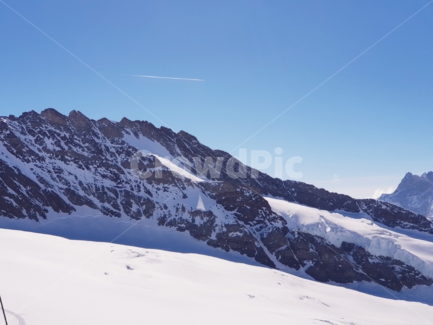 알프스산맥,융프라우,스위스,설산,눈산,자연,snowmountain,jungfrau,alpsmountains,겨울,계절,winter,season,자연,풍경,nature,landscape,해외,외국,세계,foreign,oversea,world,세계자연풍경,해외자연풍경,외국자연풍경,world nature landscape,outdoors,옥외,mountain,산,ice,빙,mountain range,산맥
