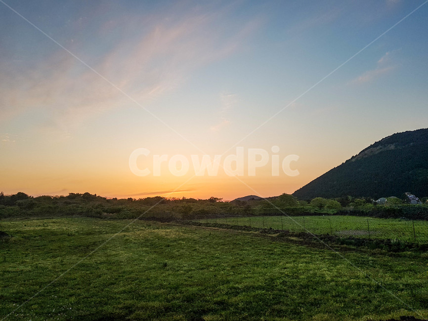 풍경,자연풍경,하늘,오름,제주,제주도,jeju,자연,경치,구름,푸른,맑음,landscape,햇빛,sunshine,scenery,sky,cloud,blue,sunny,봄,spring,휴식,힐링,rest,healing,감성,emotion,감성사진