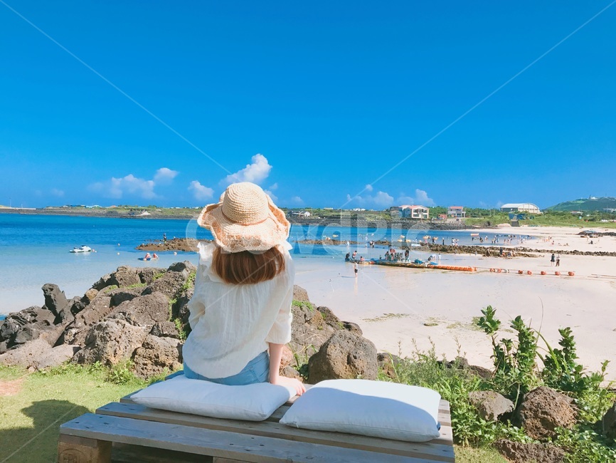 제주,제주도여행,여름,바다,자연,햇살,맑음,푸른,평온,힐링,여유,따뜻함,인물,소녀,여자,스냅,우도,밀짚모자,jeju,travel,sea,girl,woman,summer,nature,sunny,healing,korea,사람,인물,인간,human,person,여성,여자,woman,female,lady,여행,휴가,traveling,vacation,trip