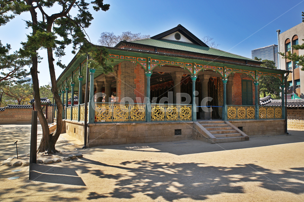 Gojong,Korean Empire,Palace,enshrinement of royal ancestors,Deoksugung Palace,Jeong Gwanheon,Five Great Palaces