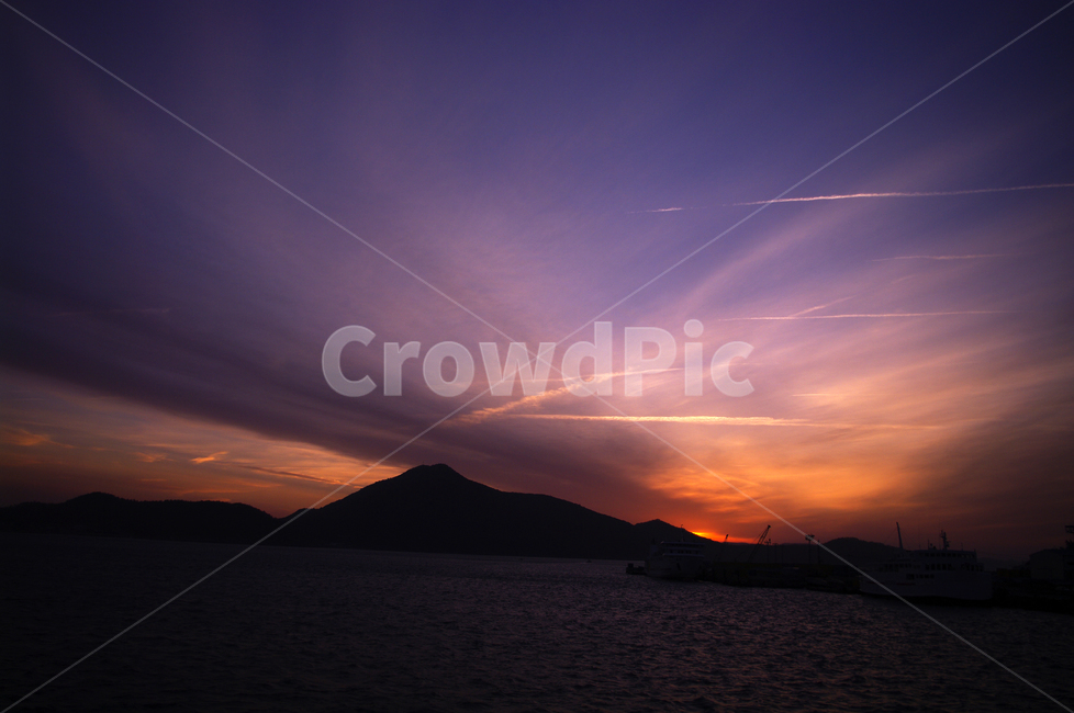 바다,풍경,섬,노을,하늘,구름,산,color,일출,sunrise,자연,풍경,nature,landscape,outdoors,옥외,land,땅,ocean,대양,sea,water,물,dawn,새벽,red sky,붉은 하늘,sunset,일몰,sky,dusk,황혼