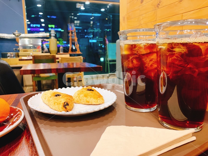 카페,커피,핸드드립,스콘,디저트,유리잔