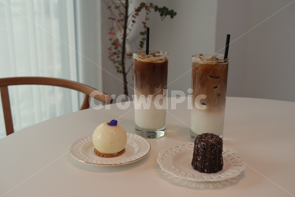 카페라떼,아이스카페라떼,디저트,디저트카페,카페,까눌레,커피,카페,coffee,cafe