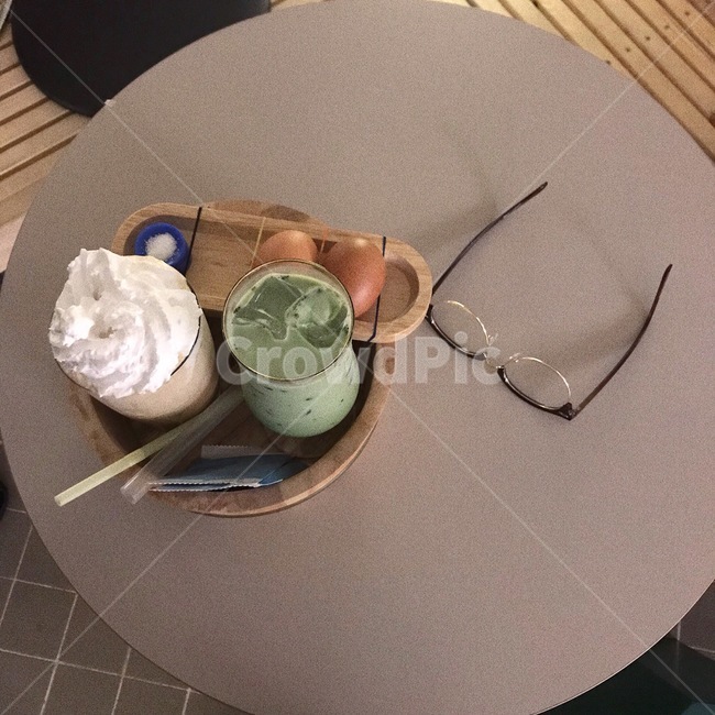 안경,음료,카페,커피,디저트