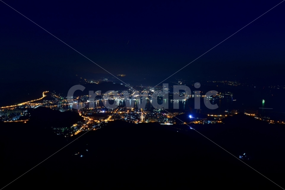 미륵산,바다,야경,통영,일출,가을,풍경,탐방,미래사,한려해상국립공원,자연,파란하늘,그림같은,칼라풀,뷰티플,아름다운,힐링,감성,정취,산세,명산,전망,조망,100대명산,nature,산,등산,트레킹,풍경사진,비경,경치,청명,가을날씨,경관,암봉우리,mountain,케이블카,섬,미륵도,바다백리길,달아길,여명,나폴리,야경,밤,풍경,nightscape,night,landscape,도시,city,outdoors,옥외,scenery,aerial view,조감도