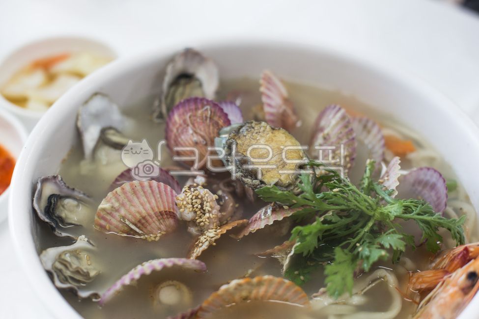 칼국수,해물,해물칼국수,국물,면요리,면,조개,음식,가리비,굴,전복,음식,식재료,요리,food,cook,meal,dishes,food reserves