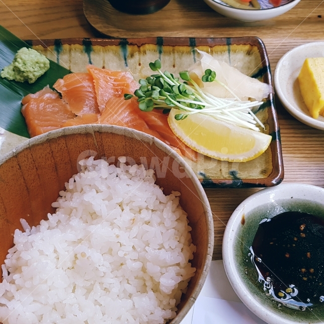 음식,일본,따뜻함,밥,연어,레몬,회,여행,기억,일상,사랑,설렘,eat,meal,japan,travel,warm,daily,음식,식재료,요리,food,cook,meal,dishes,food reserves,일식,일본음식,일본요리,Japanese food,Japanese dishes,Japanese meal,Japanese cook
