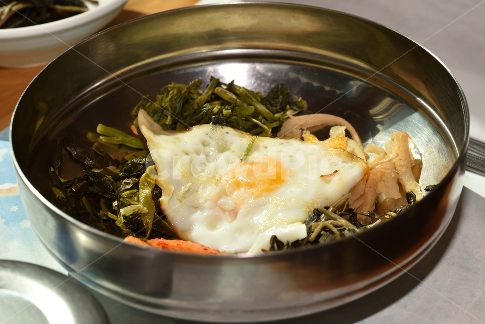 plant,식물,산채비빔밥,비빔밥,산채나물,야채비빔밥,한식,한국음식,한국요리음식물,음식,식사,먹을것,식당,cooking,dish,food,wildvegetablebibimbap