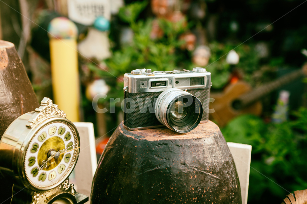 장식물,시계,카메라,아날로그,정물,analogue,time,ticktock,clock,watch,camera,decoration,stationaryobject,stillobject,조각상,동상,석상,조형물,statue,bronze statue,stone statue,빈티지사진,빈티지느낌,빈티지감성,vintage