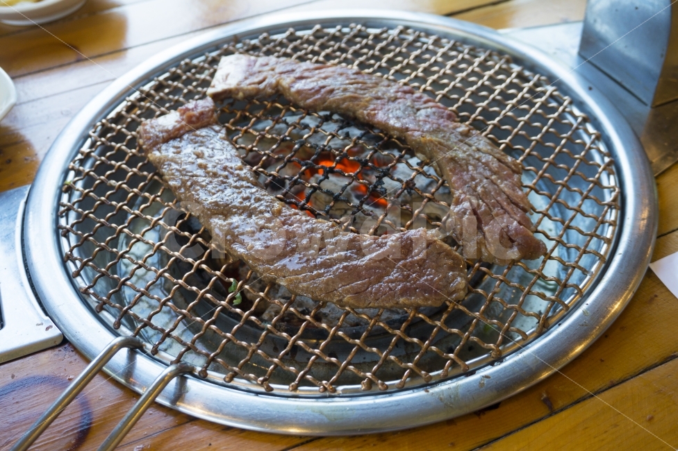 갈비,소갈비,숯불,음식,고기,식사,전통,요리,건강,가열,외식,쇠,불판,음식,식재료,요리,food,cook,meal,dishes,food reserves,육류,고기,meat,한식,한국음식,한국요리,korean food,korean dishes,korean meal,korean cook