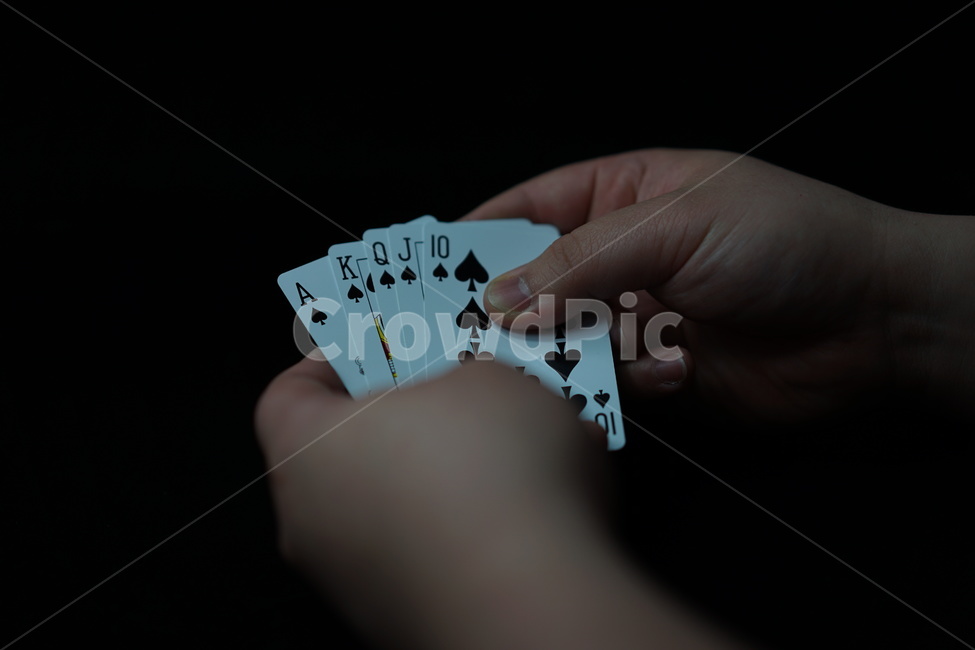 포커,원카드,카드놀이,카드게임,도박,플레잉카드,트럼프카드,playingcard,trumpcard,poker,손가락,사람,인물,인간,human,person,신체일부,몸,body,게임,오락,놀이,game,play