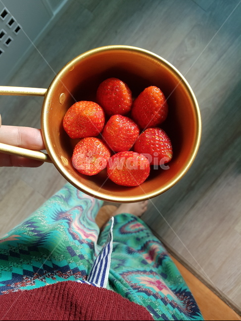 딸기,제철과일,과일,빨강,레드,음식,식재료,요리,food,cook,meal,dishes,food reserves,과일,열매,fruit,채소,야채,vegetables
