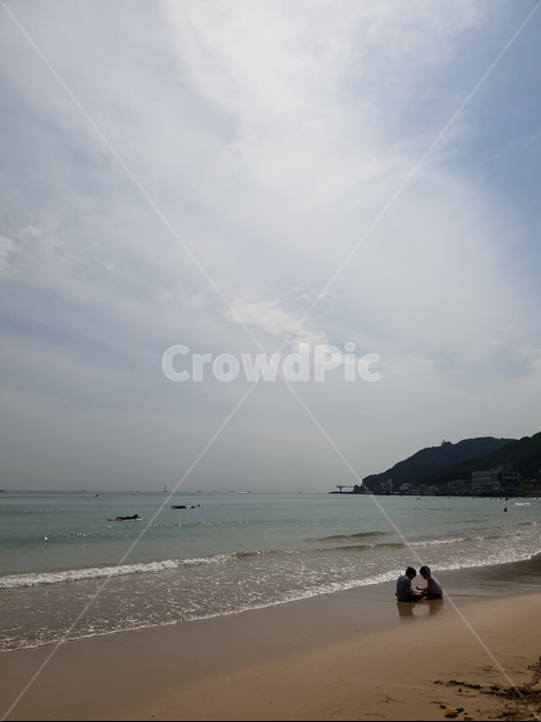 파도,하늘,아이,인간,human,person,ocean,nature,자연,물,바다,해변,바다,beach,sea