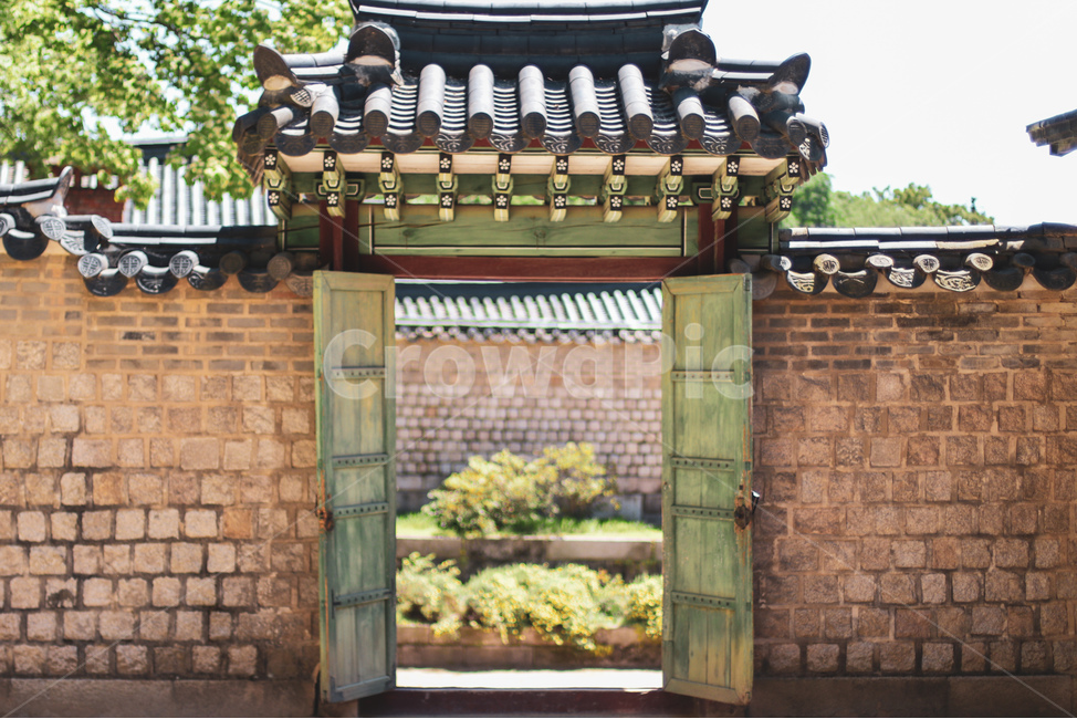 창경궁,입구,문,출구,벽,기와,한옥,한국,서울풍경,한국풍경,창덕궁,벽문,벽돌문,벽돌,동양,전통,한국전통,한국문화,korean traditional,korean culture,건축물,건물외관,exterior,building,structure,architecture,construction