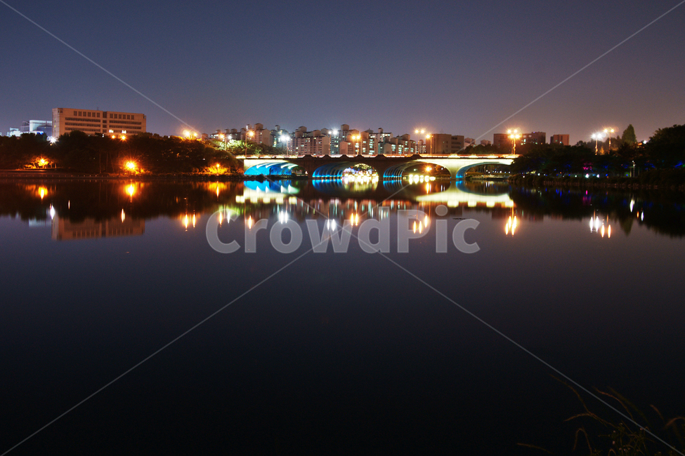 반영,조명,호수,일산,건물,공원,야경,밤,풍경,nightscape,night,landscape,도시,city,한국도시풍경,한국도시경관,korea cityscape,water,물,waterfront,워터 프론트