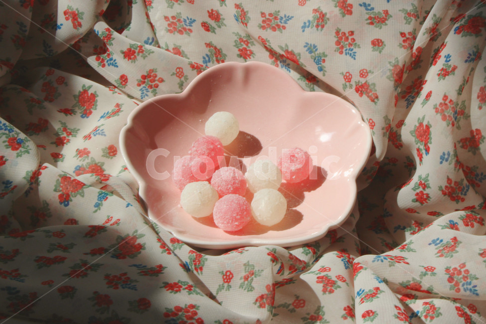 감성사진,사탕,화이트데이,군것질,캔디,분홍색,하얀색,pink,white,candy,WhiteDay,음식,식재료,요리,food,cook,meal,dishes,food reserves,디저트,간식,후식,dessert,snack,감성,sensible,feeling,색깔,색상,색채,색감,color sense,color sensitivity,feeling of color