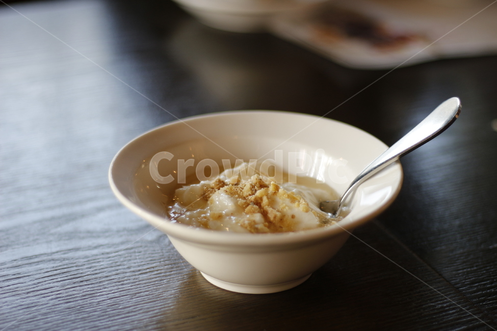 요거트,꿀,견과류,후식,레스토랑,음식,음식,식재료,요리,food,cook,meal,dishes,food reserves,디저트,간식,후식,dessert,snack