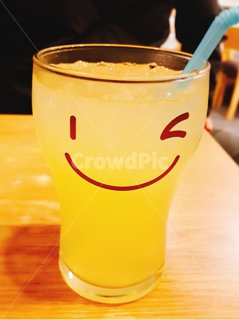 레몬에이드,lemonade,스마일,smile,컵,유리컵,빨대,음료수,drink,beverage