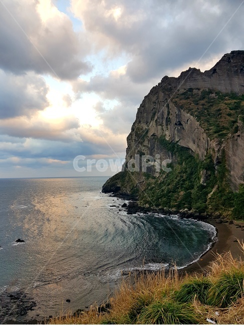 한국,제주도,성산일출봉,곶,자연,절벽,korea,jejuisland,promontory,nature,cliff,bluff,자연,풍경,nature,landscape,한국자연풍경,한국자연경관,korea nature landscape,제주도,jeju,jeju island