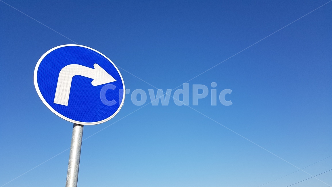표지판,화살표,하늘,파란색,안내판,sign,bluesky,roadsign