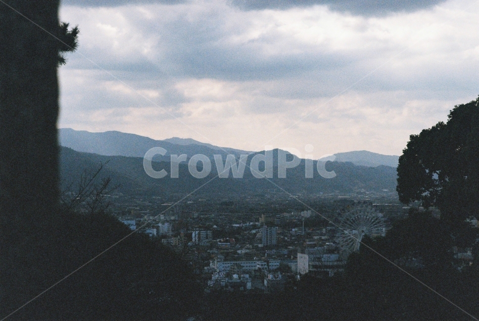 산,마을,하늘,구름,전경,빛,빛내림,일본,시코쿠,일본여행,필름,필름사진,도시,풍경,city,landscape,해외,외국,세계,foreign,oversea,world,세계도시풍경,해외도시풍경,외국도시풍경,world cityscape,감성,sensible,feeling,nature,자연,outdoors,옥외,경치,scenery