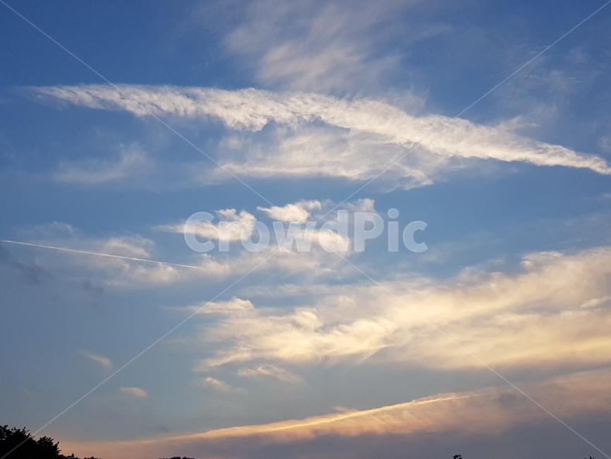 구름,하늘,파란하늘,석양하늘,특이한구름,수평구름,일자구름,노을,해질녘풍경