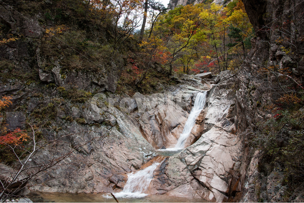 설악산,국립공원,가을,단풍,천불동계곡,폭포,가을,계절,fall,autumn,season,자연,풍경,nature,landscape,한국자연풍경,한국자연경관,korea nature landscape,water,물,river,강,outdoors,옥외