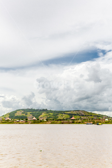 캄보디아,톤레삽호수,호수,하늘,구름,선박,배,유람선,관광지,감성,보트,교통,자연,풍경,자연,풍경,nature,landscape,해외,외국,세계,foreign,oversea,world,세계자연풍경,해외자연풍경,외국자연풍경,world nature landscape