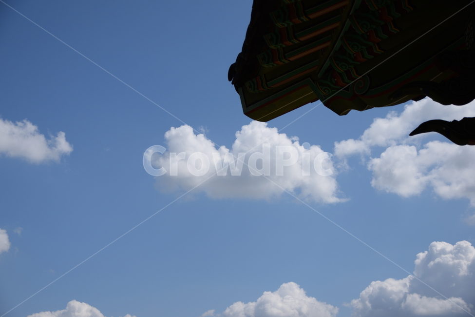 처마,하늘,구름,처마끝,실루엣,풍경,한국,감성,sky,cloud,eaves,한국전통,한국문화,korean traditional,korean culture,건축물,건물외관,exterior,building,structure,architecture,construction