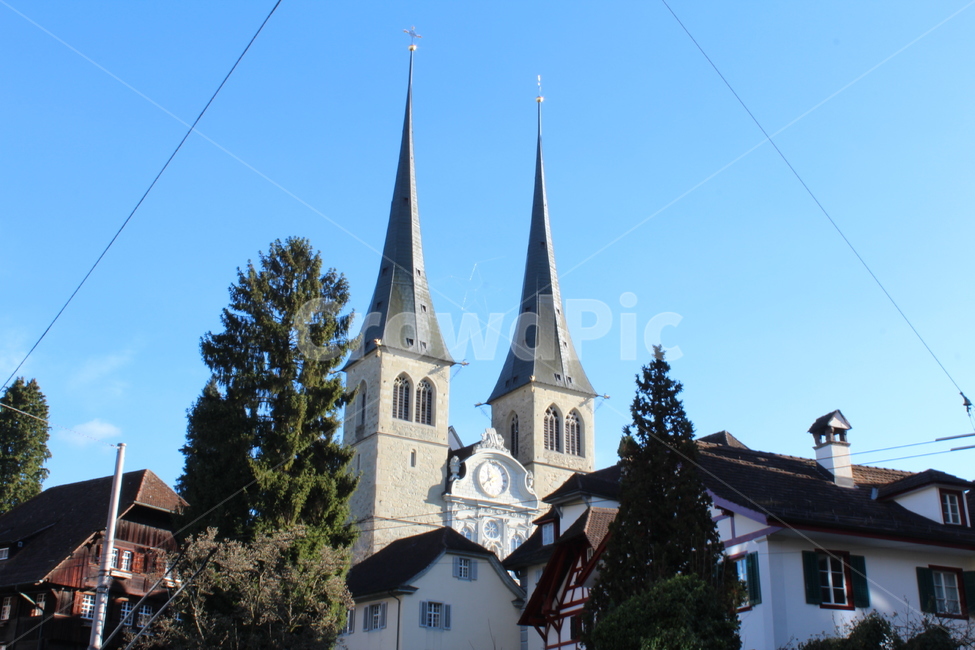 스위스,루체른,switzerland,luzern,성당,랜드마크,landmark,tourist attraction,해외,외국,세계,foreign,oversea,world,세계랜드마크,해외랜드마크,외국랜드마크,world landmark,world tourist attraction,architecture,건축물,tower,탑,building,건물,spire,첨탑,steeple,뾰족한 탑