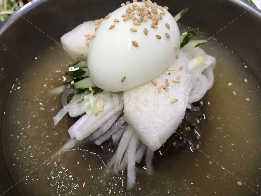 냉면,후식냉면,여름,국수,깨,음식,식재료,요리,food,cook,meal,dishes,food reserves,면류,면요리,noodles,한식,한국음식,한국요리,korean food,korean dishes,korean meal,korean cook