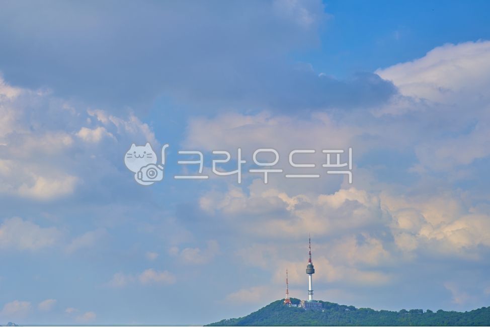 남산타워,하늘,맑은하늘,구름,파란하늘,푸른하늘,맑은날씨,쨍한날씨,weather,날씨,cloud,sky,서울타워
