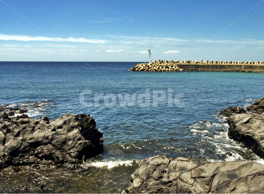 구엄리,제주도,방파제,등대,테트라포드,바다,화산석,현무암,제주도,jeju,jeju island,promontory,곶,nature,자연,outdoors,옥외,water,물,ocean,대양,sea