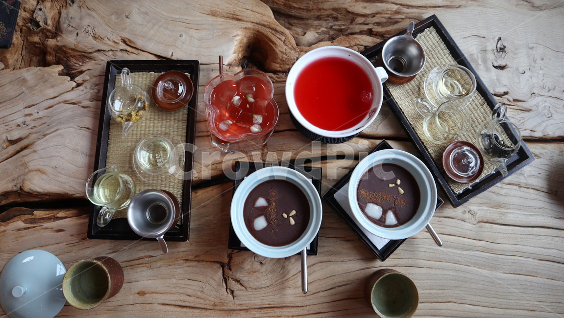 전통차,전통차카페,전통카페,오미자차,팥죽,다도,tea,traditional,힐링,감성,healing,한국전통,한국문화,korean traditional,korean culture,음료수,drink,beverage