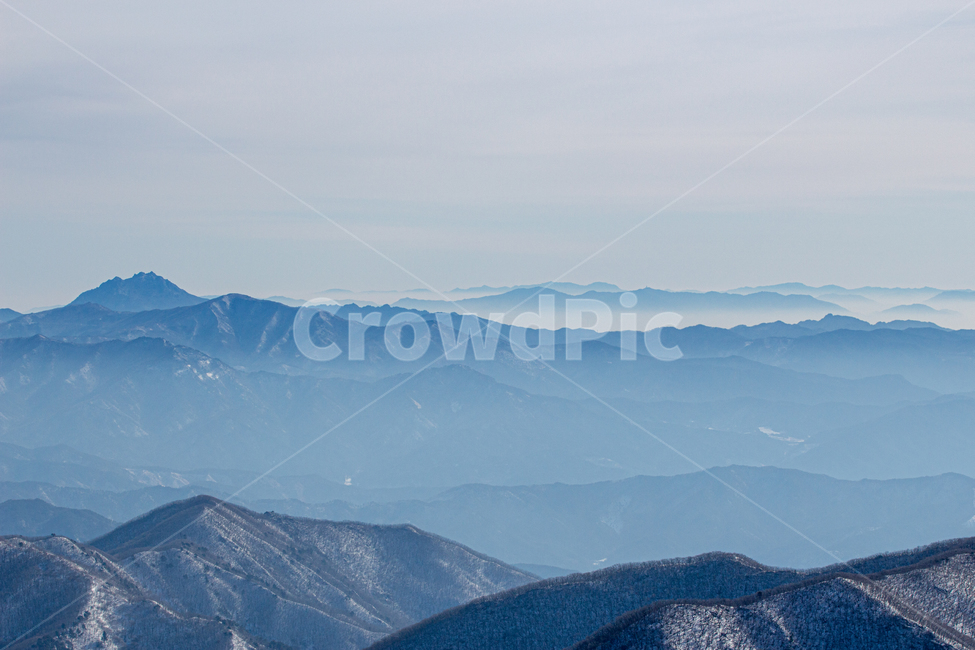 뭉게구름,mountainrange,nature,옥외,outdoors,mountain,안개,구름,햇빛,경치,산,경관,자연,설산,설원,겨울,높음,하늘,구경,장관,무주군,덕유산,겨울풍경,산그리메,전북,산맥,설경,겨울,계절,winter,season,자연,풍경,nature,landscape