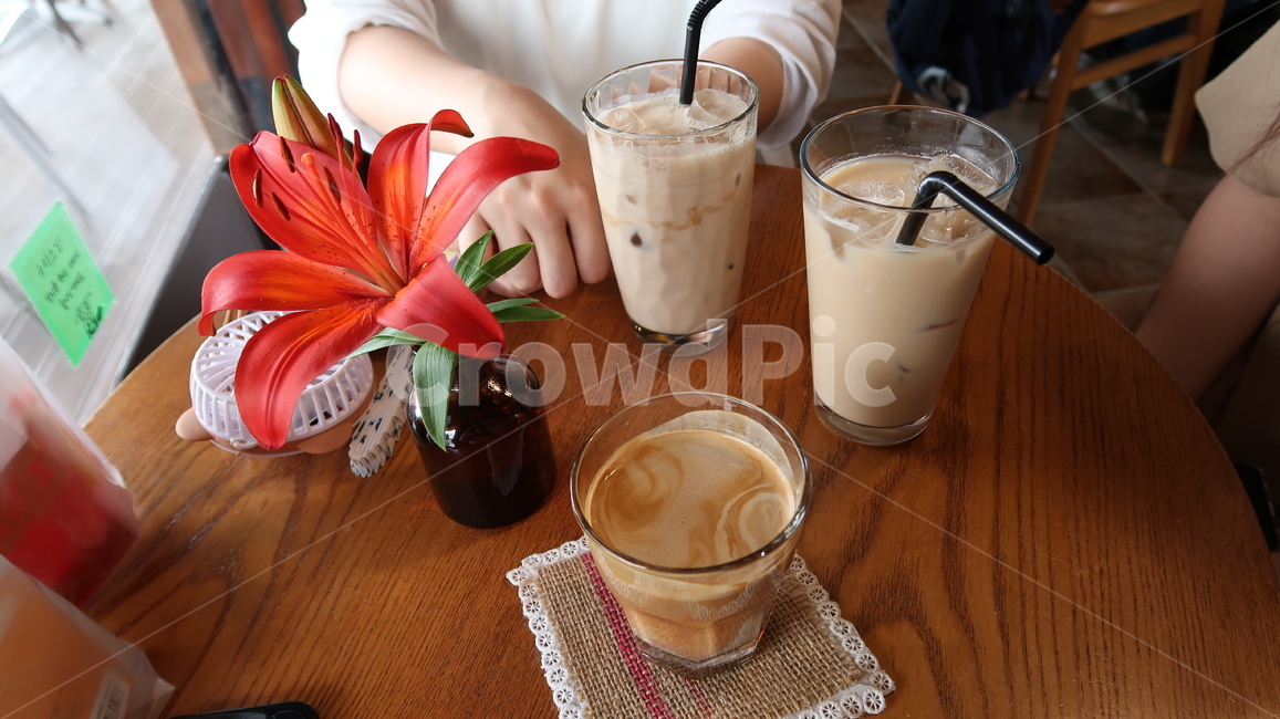 beverage,마실것,카페,라떼,커피,꽃,테이블,커피,카페,coffee,cafe
