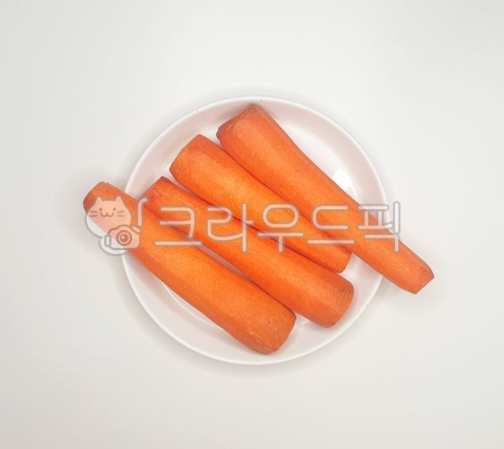 4 carrots,4carrots,vegetable,food,carrot