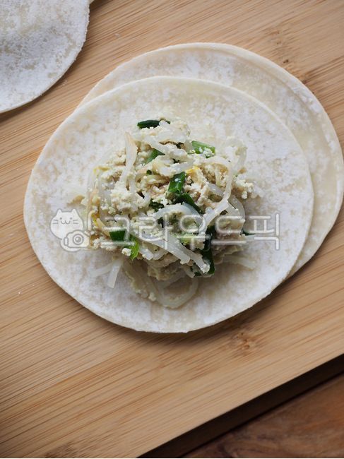 gyoza,lunch,asianfood,snack,Korean food,Asian food,cooking,dimsum,Making dumplings,traditionalfood,dim sum,koreanfood,dumpling,cook,makingdumplings,food,Dumpling skin,meal,background,traditional food