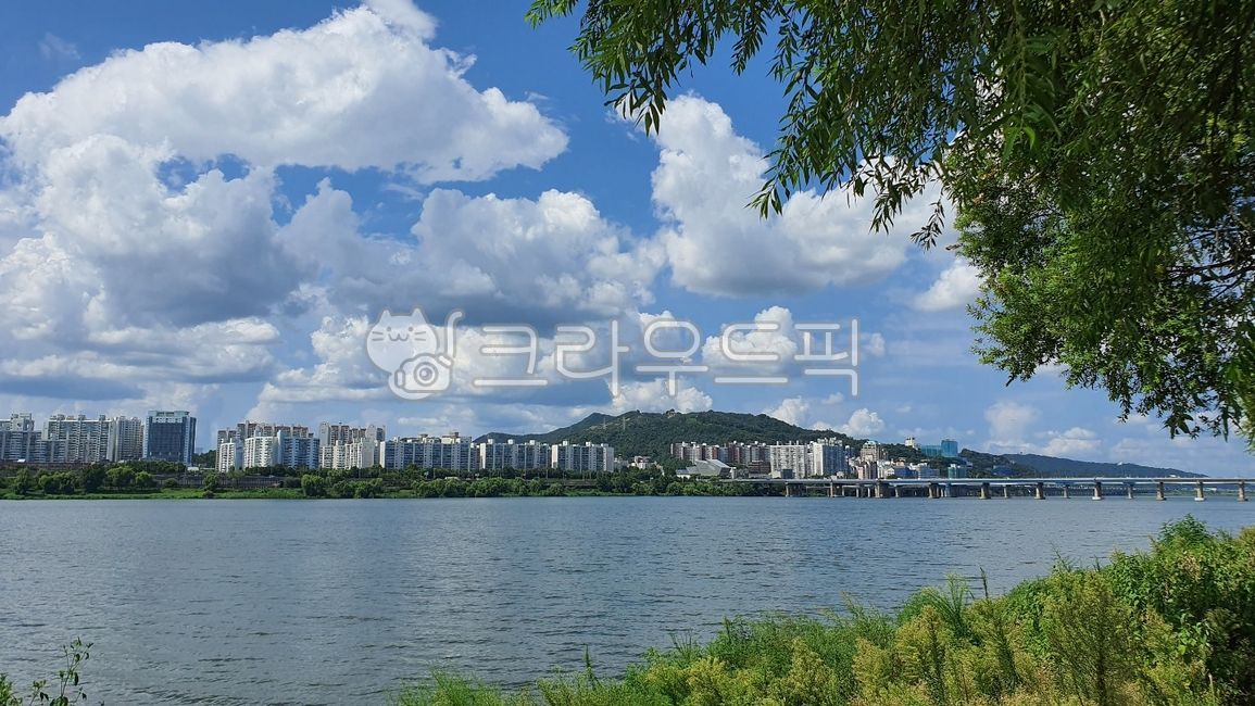 Hangang Park,Seoul Park,river,park,apartment,Han River