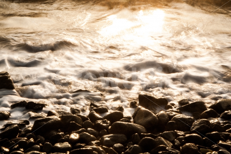 바다,일출,해변,햇빛,자연,풍경,풍경사진,자갈,돌맹이,금빛,sea,sunrise,sunlight,nature,landscape,rock,해변,바다,beach,sea,휴식,힐링,rest,relaxation,healing