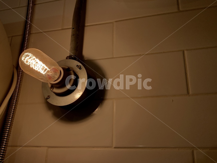 architecture,background,dark,decoration,design,equipment,light,metal,old,vintage,wall,빛,전구,텅스텐,인테리어,벽,천장,전등,노랑,금색,인테리어,실내디자인,interior design