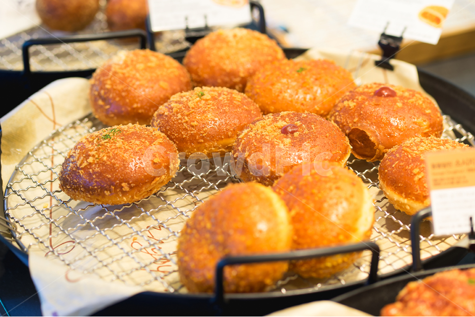 고로케,빵집,도너츠,빵,브런치,음식,식재료,요리,food,cook,meal,dishes,food reserves,빵,bread,디저트,간식,후식,dessert,snack