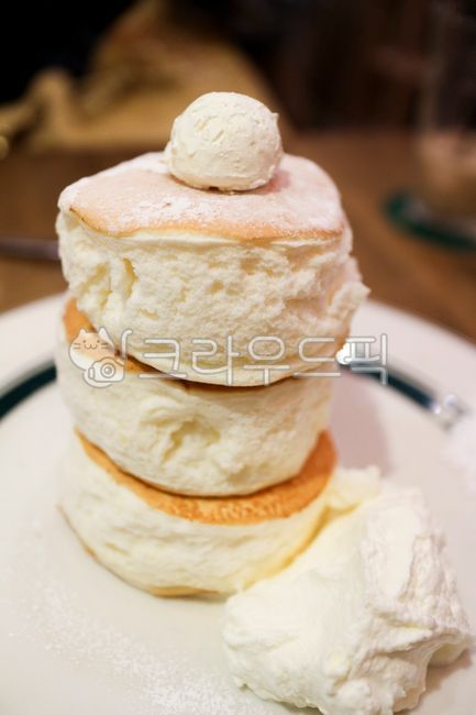 bread,Japanese Pancakes,dessert,souffle,pancake,Souffl Pancakes,food