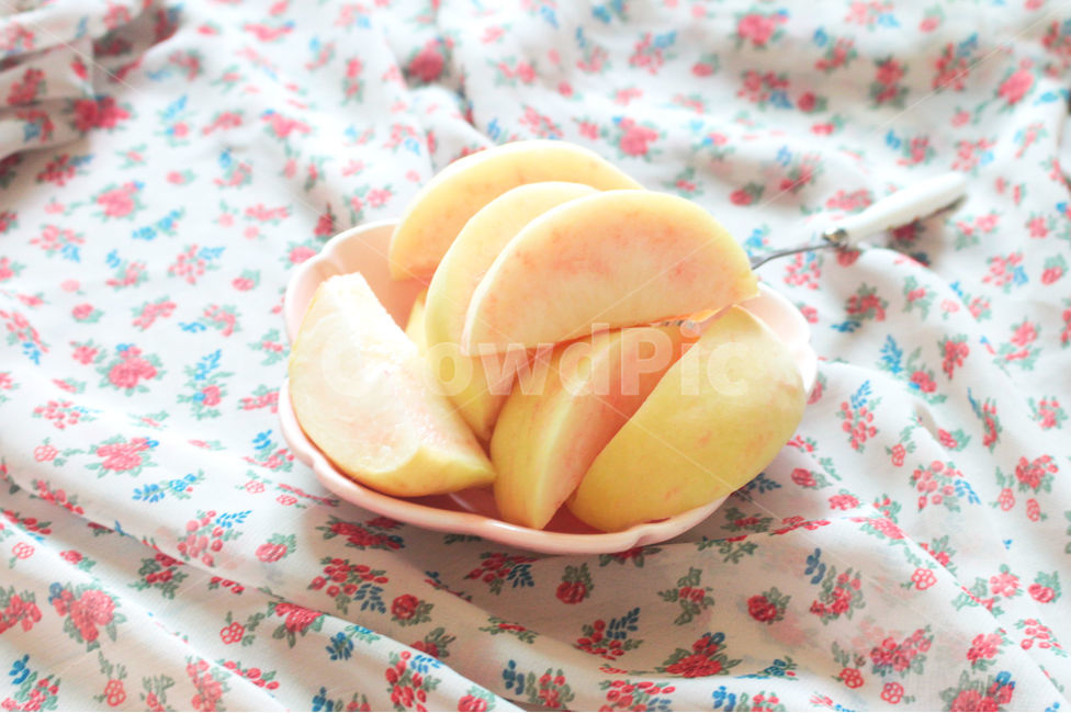 자연,감성사진,과일,복숭아,음식,요리,색감,pink,peach,분홍,연노랑,음식,식재료,요리,food,cook,meal,dishes,food reserves,과일,열매,fruit