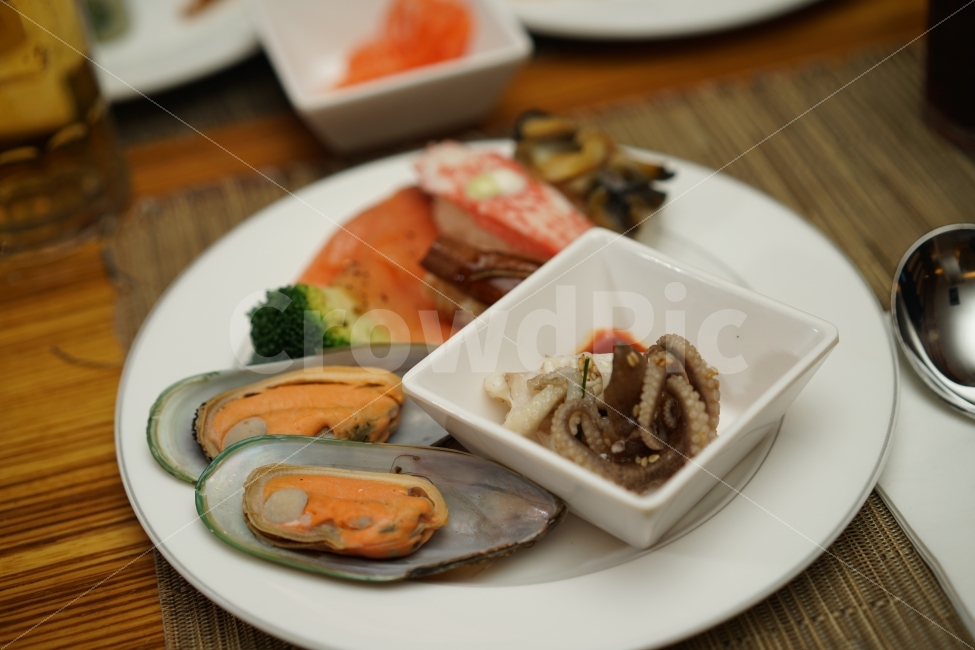 홍합,해물,접시,뷔페,쭈꾸미,주꾸미,먹방,식사,해산물,음식,식재료,요리,food,cook,meal,dishes,food reserves,수산물,해산물,fishery products,seafood