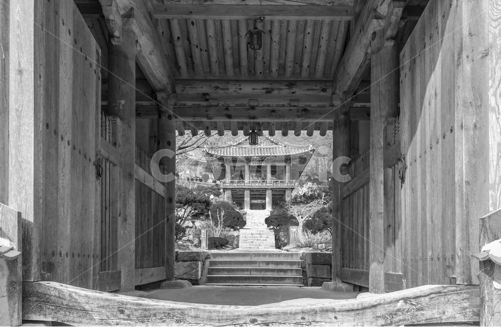 문화유산,전통사찰,관광명소,무량수전,사찰,한국전통,한국문화,korean traditional,korean culture,흑백,모노톤,monochrome,black and white,건축물,건물외관,exterior,building,structure,architecture,construction